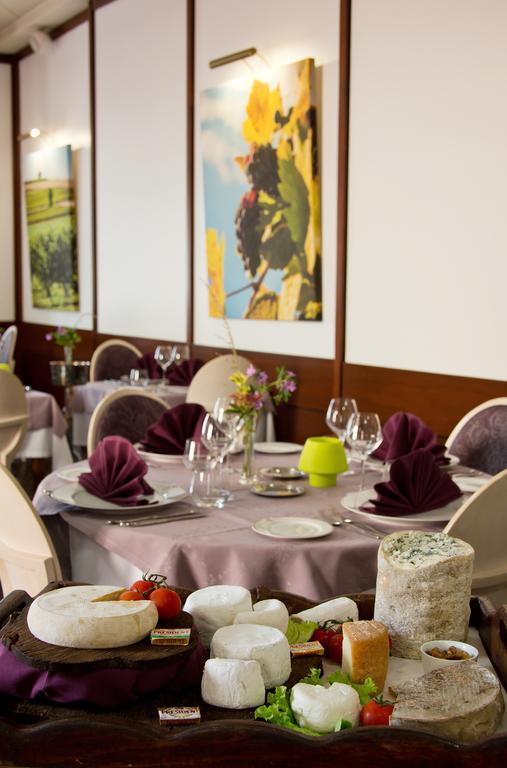 Logis Hotel-Restaurant Le Chene Vert Saint-Pourçain-sur-Sioule Buitenkant foto