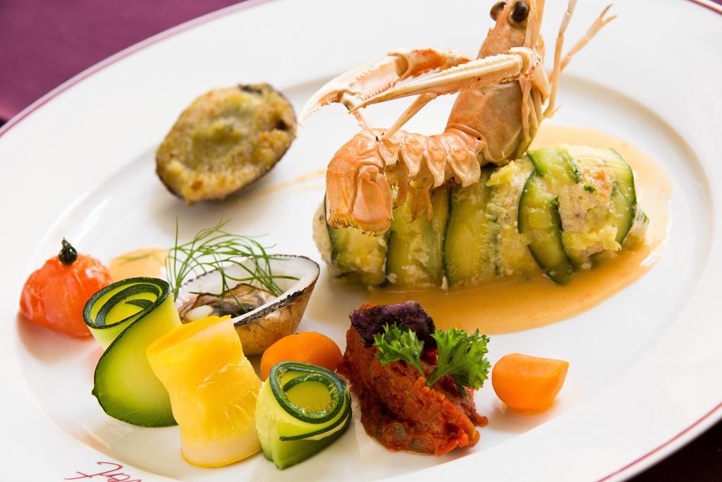 Logis Hotel-Restaurant Le Chene Vert Saint-Pourçain-sur-Sioule Buitenkant foto