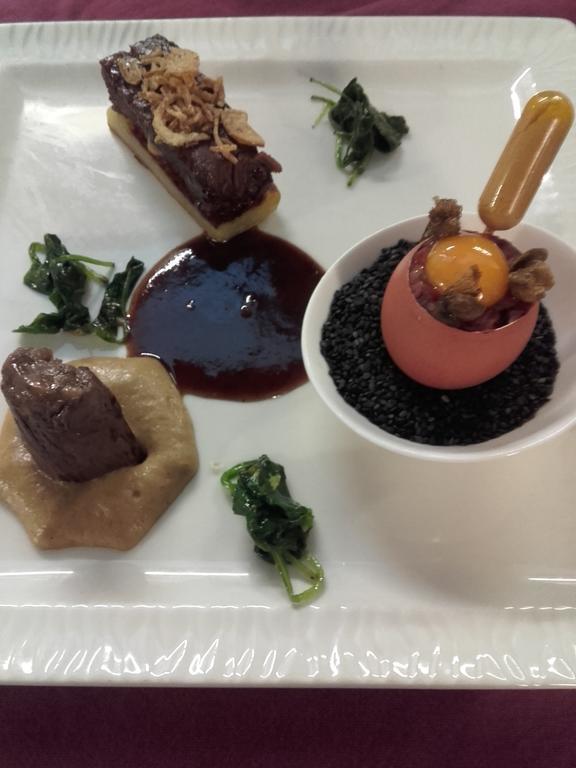 Logis Hotel-Restaurant Le Chene Vert Saint-Pourçain-sur-Sioule Buitenkant foto