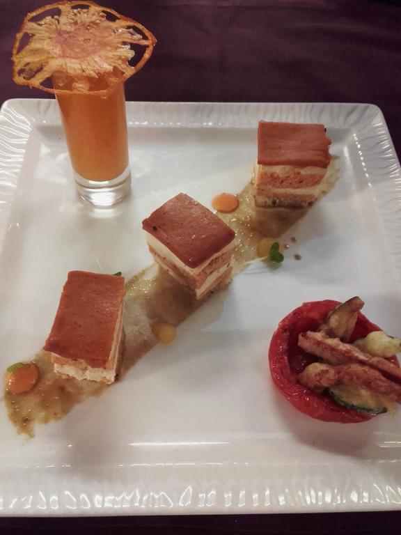 Logis Hotel-Restaurant Le Chene Vert Saint-Pourçain-sur-Sioule Buitenkant foto