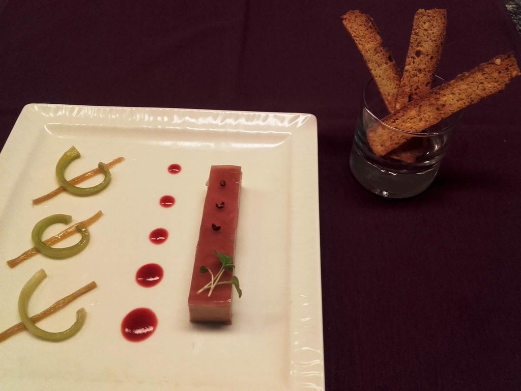 Logis Hotel-Restaurant Le Chene Vert Saint-Pourçain-sur-Sioule Buitenkant foto